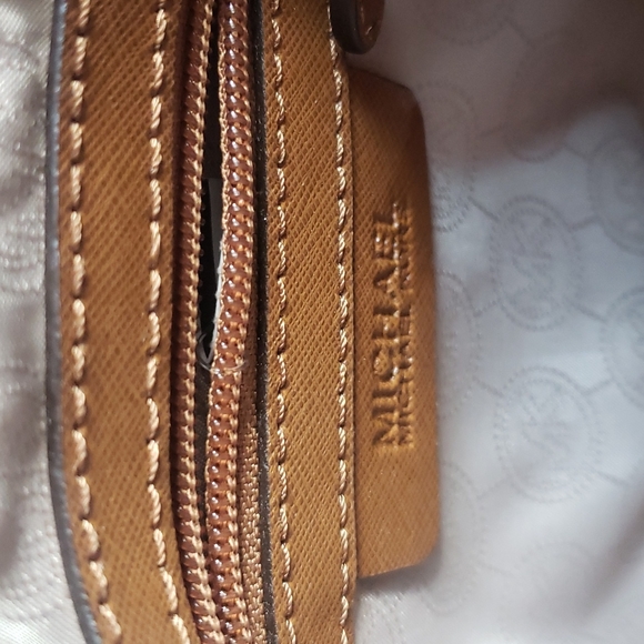 SALE!!Michael Kors Brown Crossbody Bag - Picture 6 of 8